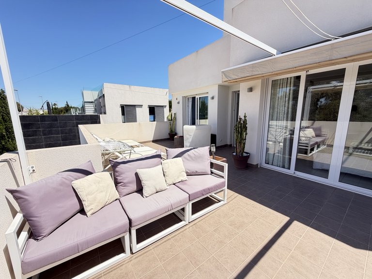 Villa for Sale in Mil Palmeras, Alicante 22