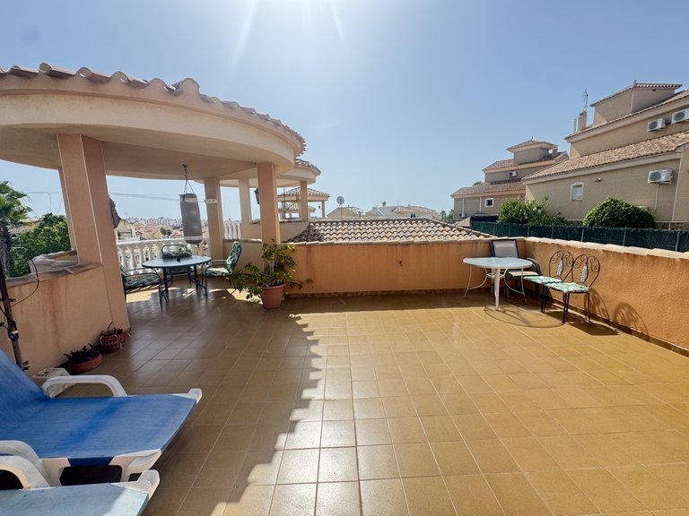 Villa for Sale in Villamartin, Alicante 23