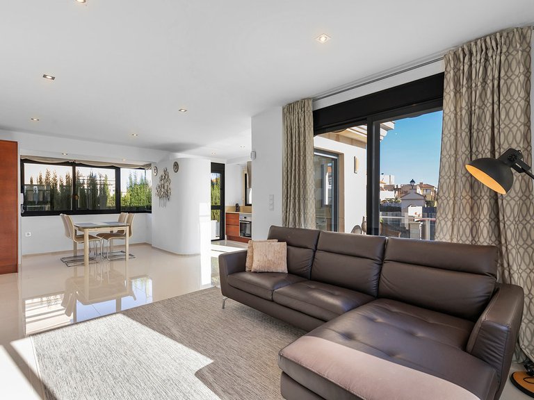 Villa for Sale in La Zenia, Alicante 8