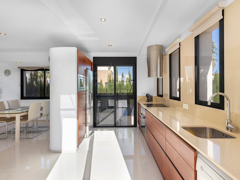 Villa for Sale in La Zenia, Alicante 14