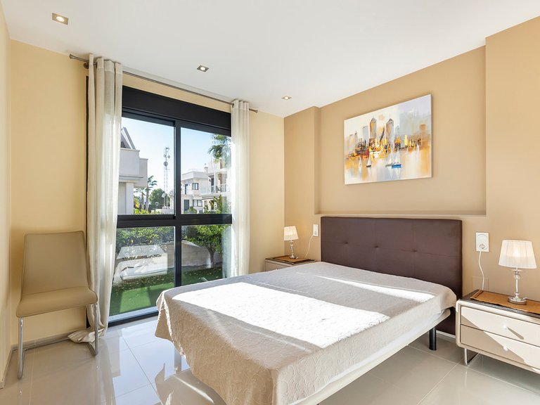Villa for Sale in La Zenia, Alicante 27