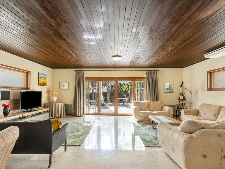 Villa for Sale in Villamartin, Alicante 1