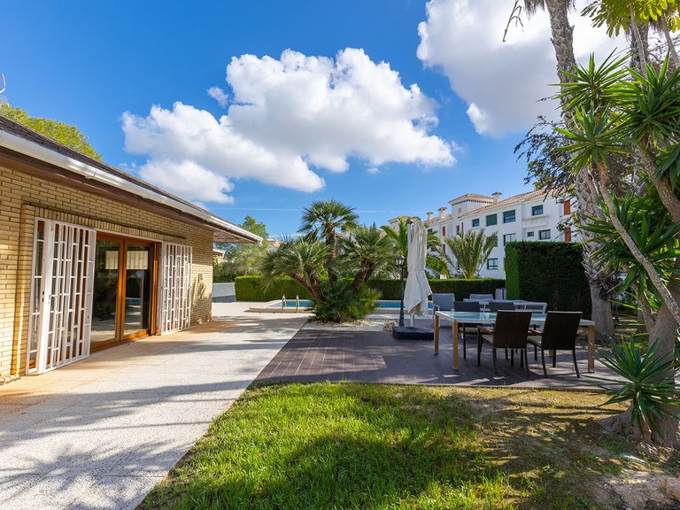 Villa for Sale in Villamartin, Alicante 7