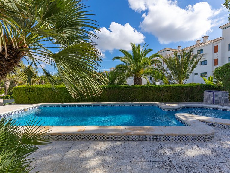 Villa for Sale in Villamartin, Alicante 10