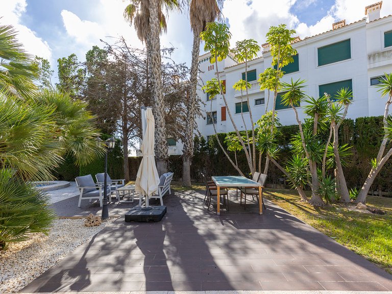 Villa for Sale in Villamartin, Alicante 13