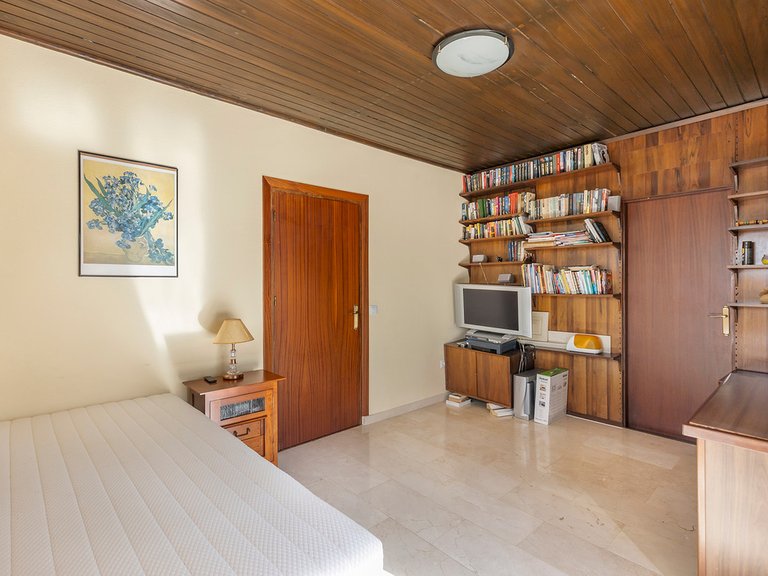 Villa for Sale in Villamartin, Alicante 30