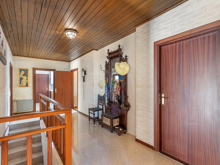 Villa for Sale in Villamartin, Alicante 32