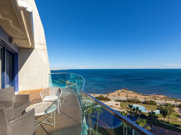 Apartment for Sale in Punta Prima, Alicante 1