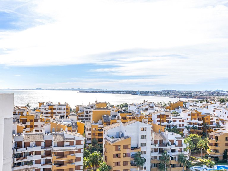 Apartment for Sale in Punta Prima, Alicante 34