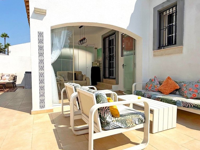 Villa for Sale in Villamartin, Alicante 6