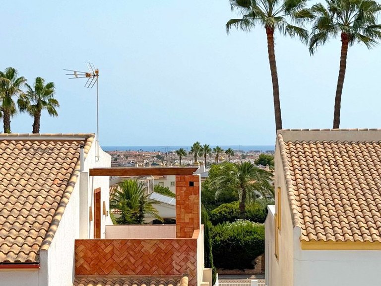 Villa for Sale in Villamartin, Alicante 12