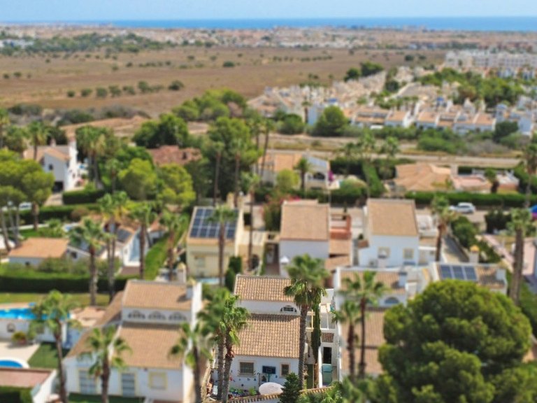Villa for Sale in Villamartin, Alicante 15