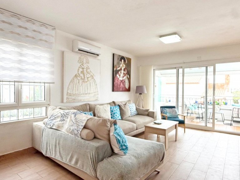 Villa for Sale in Villamartin, Alicante 17