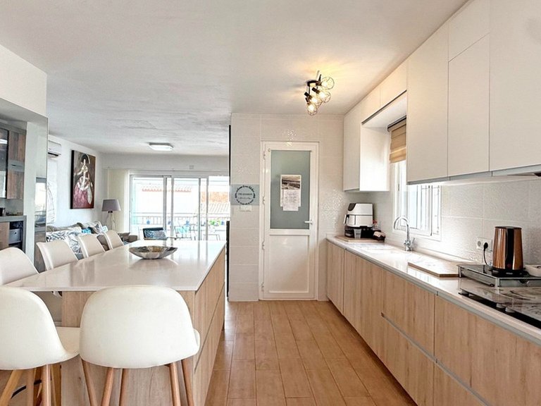 Villa for Sale in Villamartin, Alicante 27