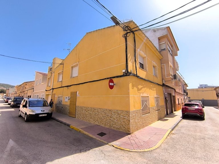 Town House for Sale in Pinoso, Alicante 1