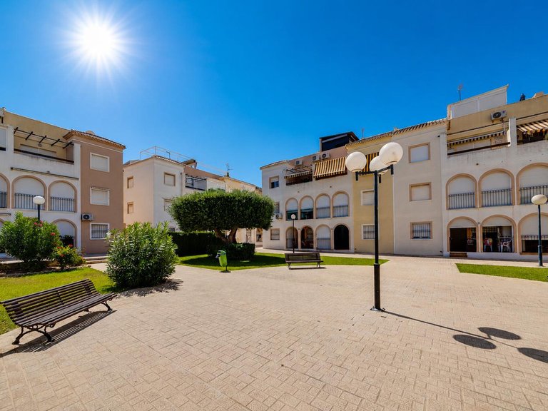 Apartment for Sale in Torrevieja, Alicante 25