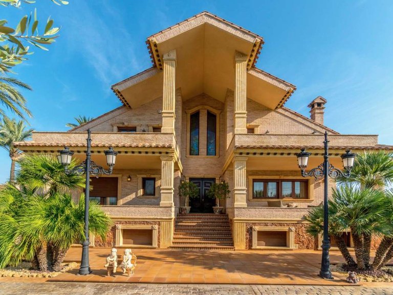 Villa for Sale in Orihuela, Alicante 1