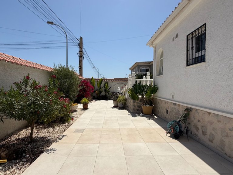 Villa for Sale in Torrevieja, Alicante 39