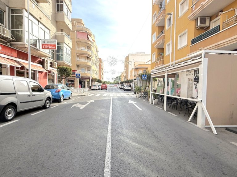 Apartment for Sale in Torrevieja, Alicante 42