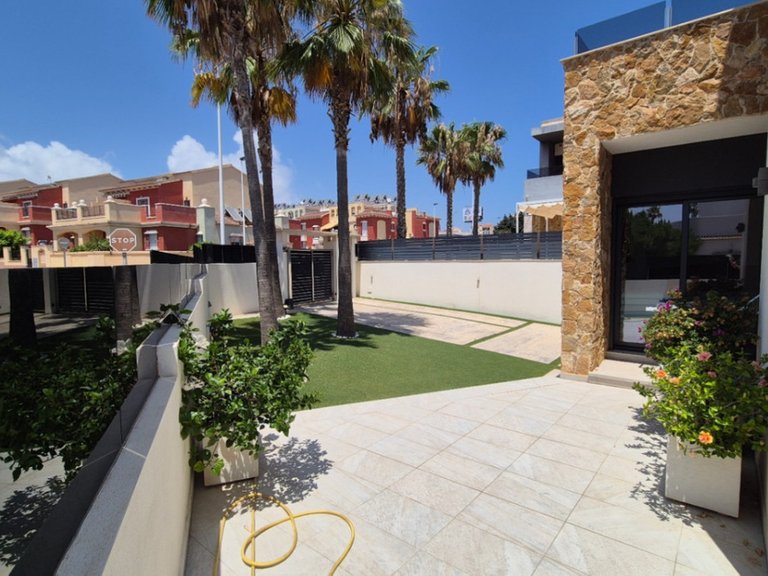 Villa for Sale in Torrevieja, Alicante 10
