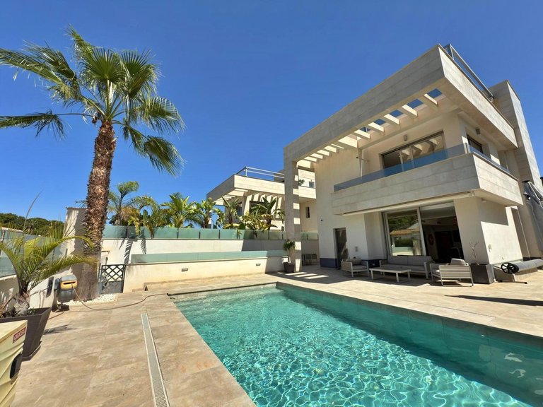Villa for Sale in Villamartin, Alicante 45
