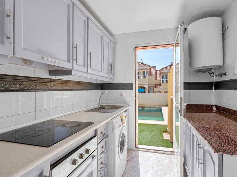 Town House for Sale in Villamartin, Alicante 7