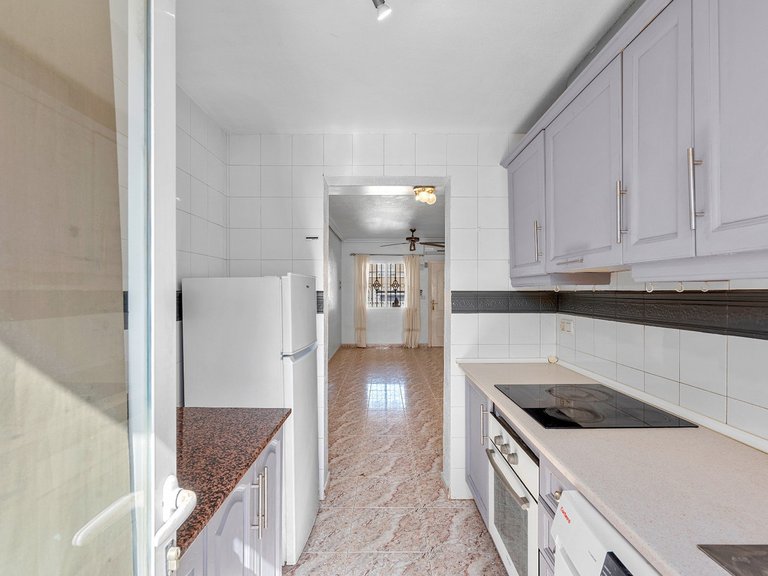Town House for Sale in Villamartin, Alicante 9