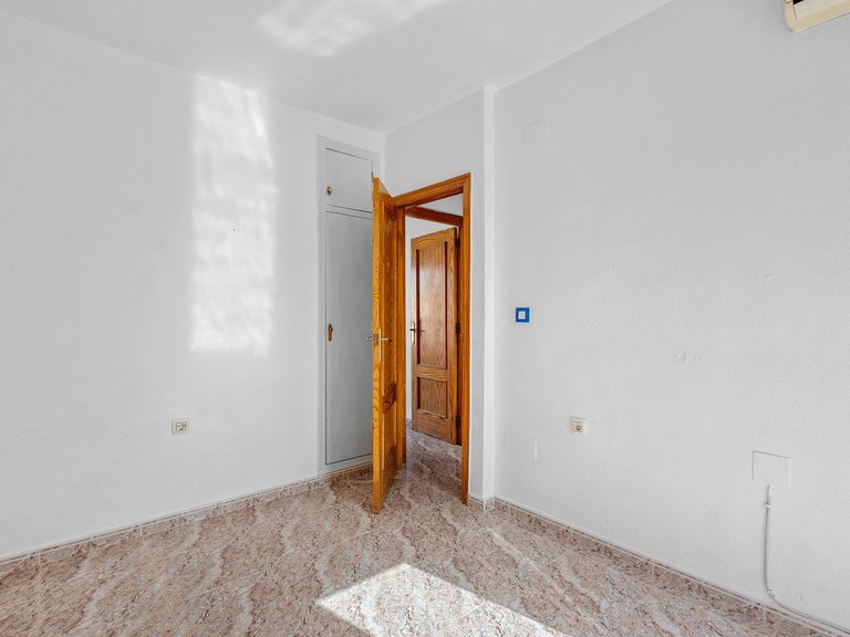Town House for Sale in Villamartin, Alicante 17