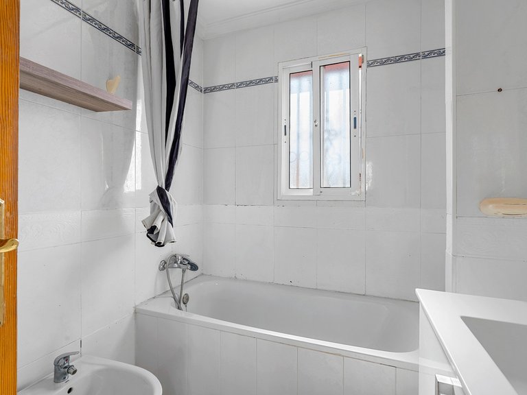 Town House for Sale in Villamartin, Alicante 19