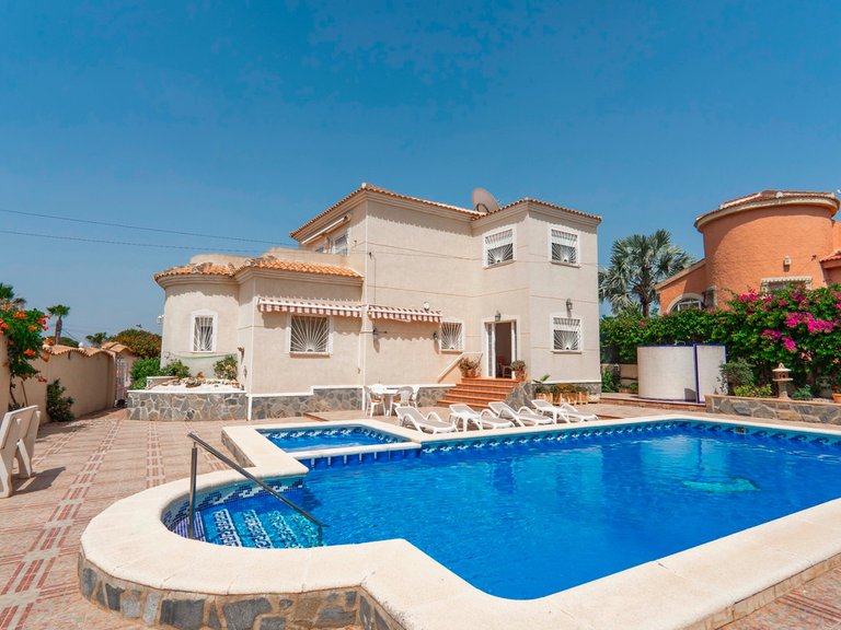 Villa for Sale in Ciudad Quesada, Alicante 1