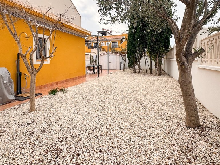 Villa for Sale in Elche, Alicante 23