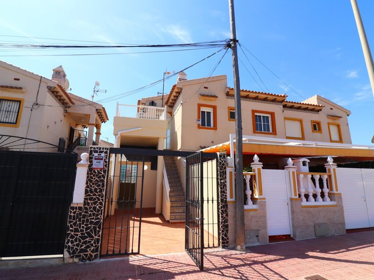 Apartment for Sale in Punta Prima, Alicante 1