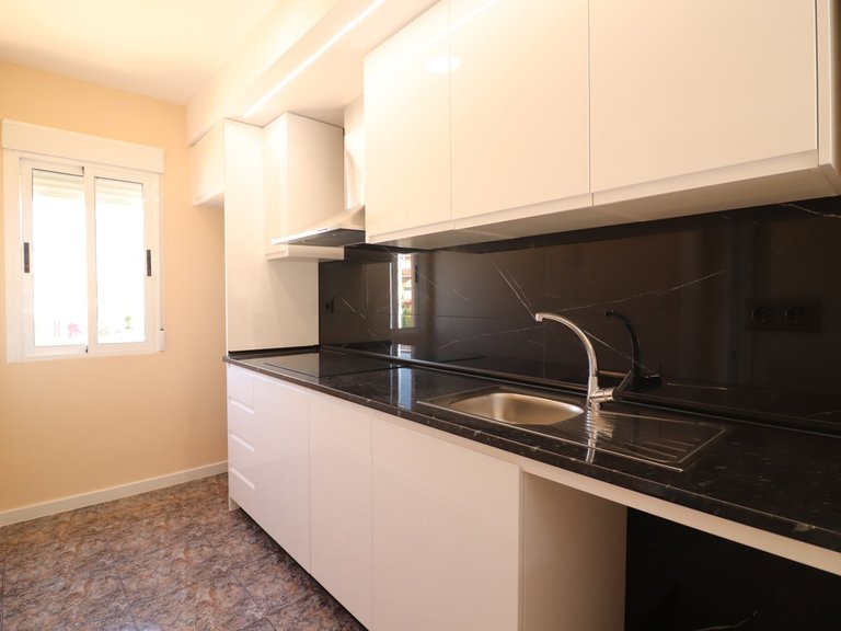 Apartment for Sale in Punta Prima, Alicante 9