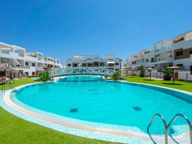 Apartment for Sale in Los Balcones, Alicante 5