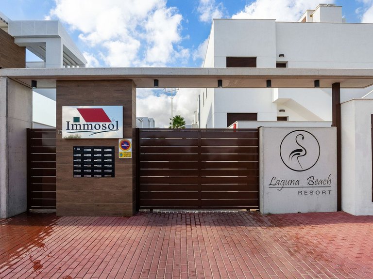 Apartment for Sale in Los Balcones, Alicante 35