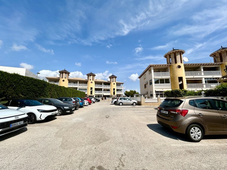 Apartment for Sale in La Zenia, Alicante 31