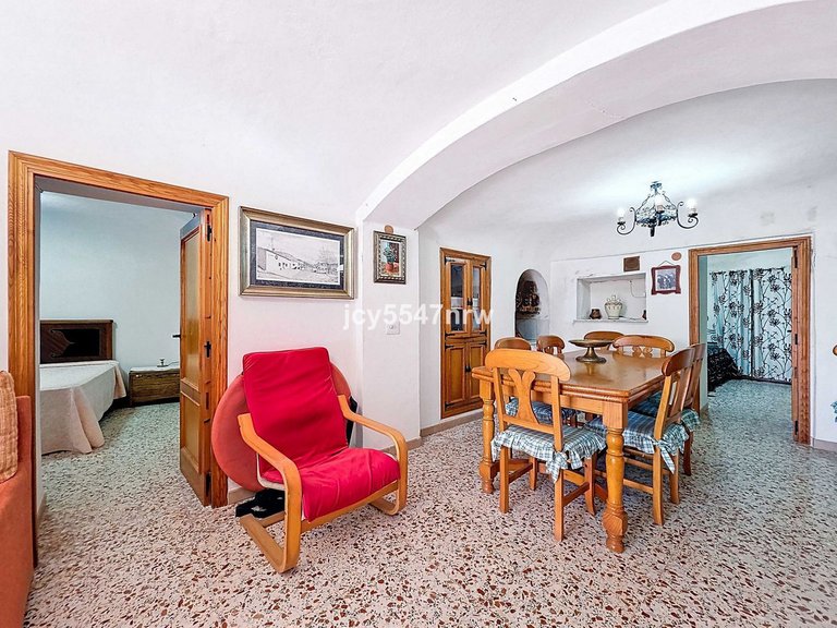 Country House for Sale in Pinoso, Alicante 10