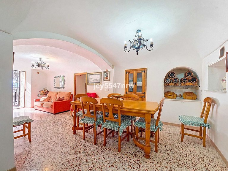 Country House for Sale in Pinoso, Alicante 11