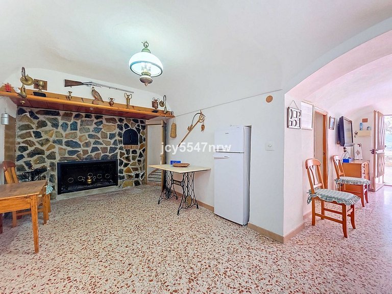 Country House for Sale in Pinoso, Alicante 12