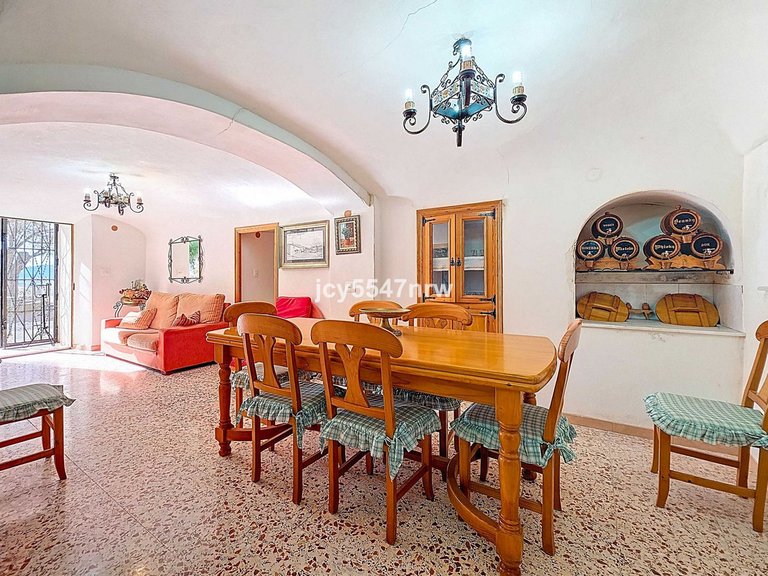 Country House for Sale in Pinoso, Alicante 13