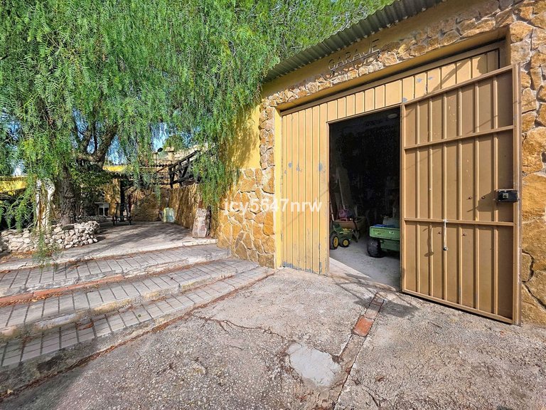 Country House for Sale in Pinoso, Alicante 34