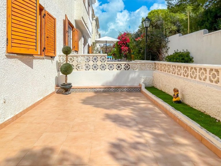 Town House for Sale in Playa Flamenca, Alicante 1