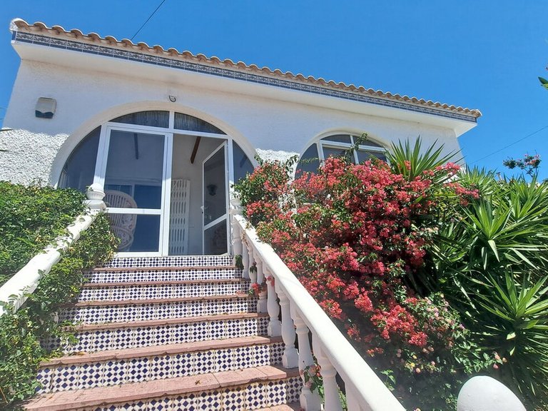 Villa for Sale in Villamartin, Alicante 4