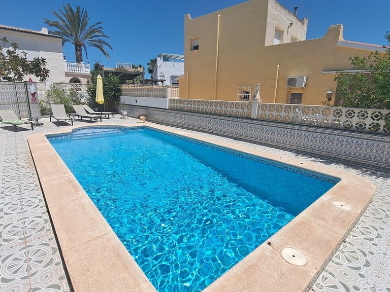 Villa for Sale in Villamartin, Alicante 7