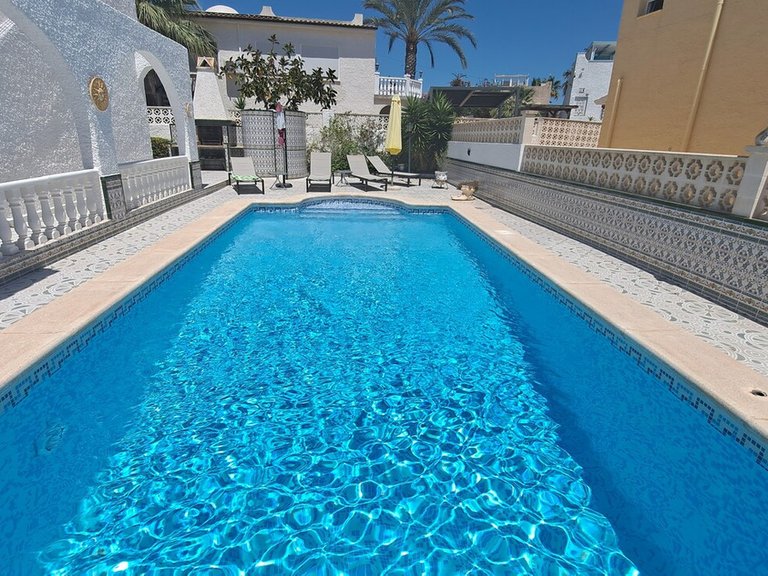 Villa for Sale in Villamartin, Alicante 33