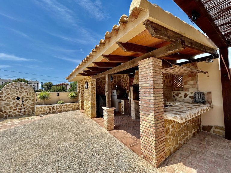 Villa for Sale in La Zenia, Alicante 5