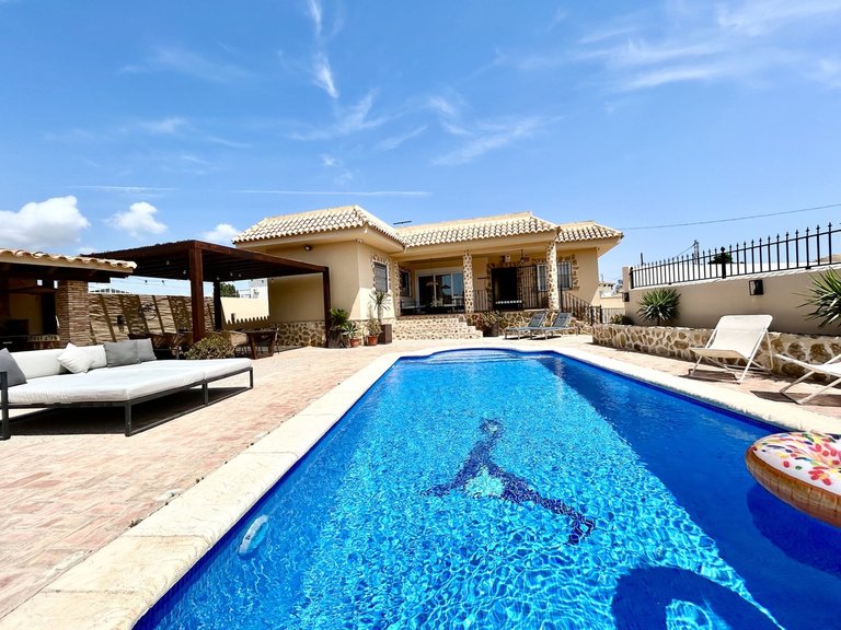 Villa for Sale in La Zenia, Alicante 40