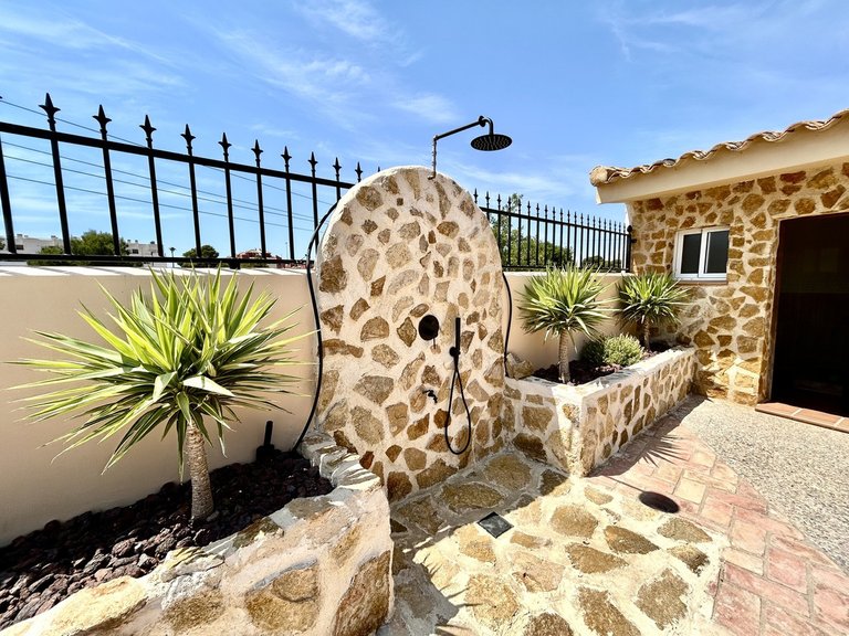 Villa for Sale in La Zenia, Alicante 41