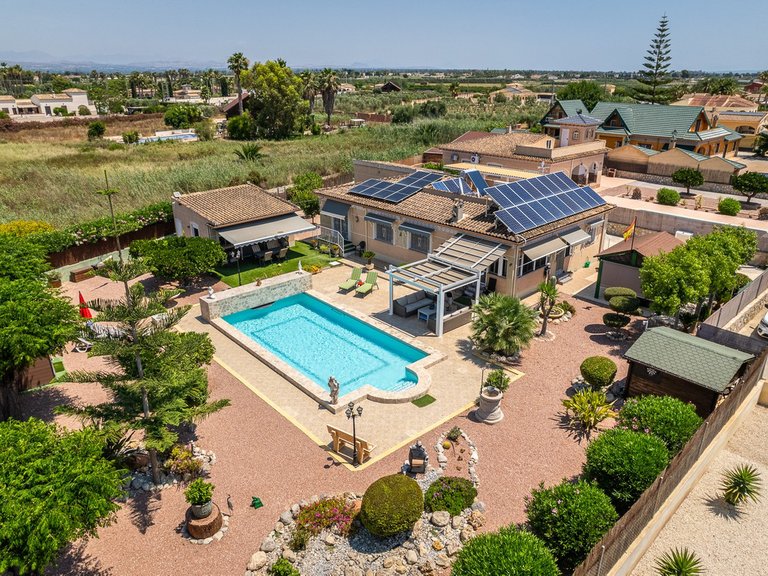 Villa for Sale in Catral, Alicante 1