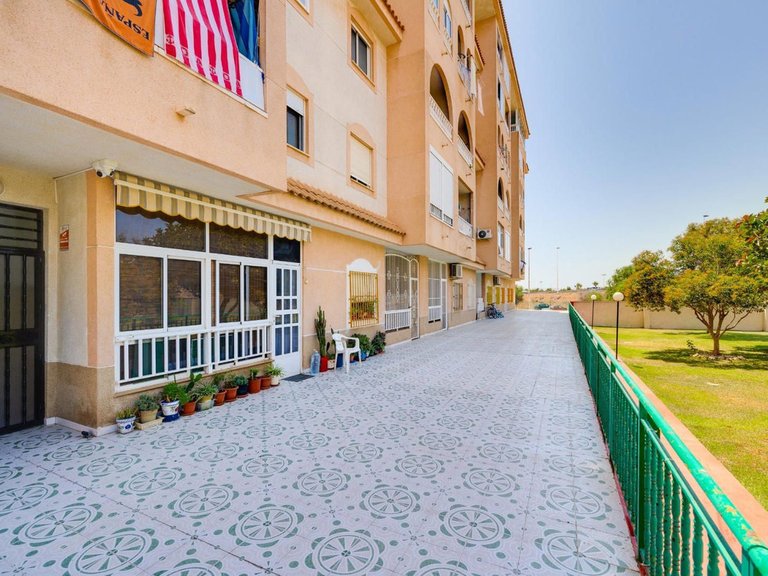 Apartment for Sale in Torrevieja, Alicante 22